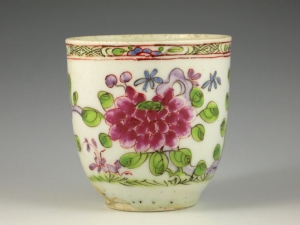 Bow famille rose cup 1752 - courtesy Juno Antiques